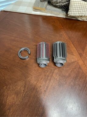 Dyson Airwrap Attachments Fuchsia soft
/ firm brush & filter new